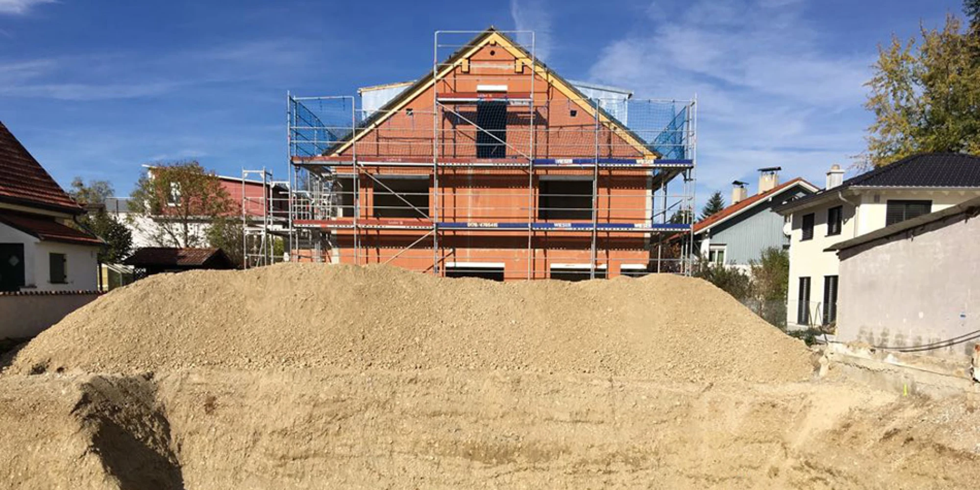 Erdaushub beim Hausbau – wer macht’s, wie hoch sind die Kosten und was sollten Sie berücksichtigen?