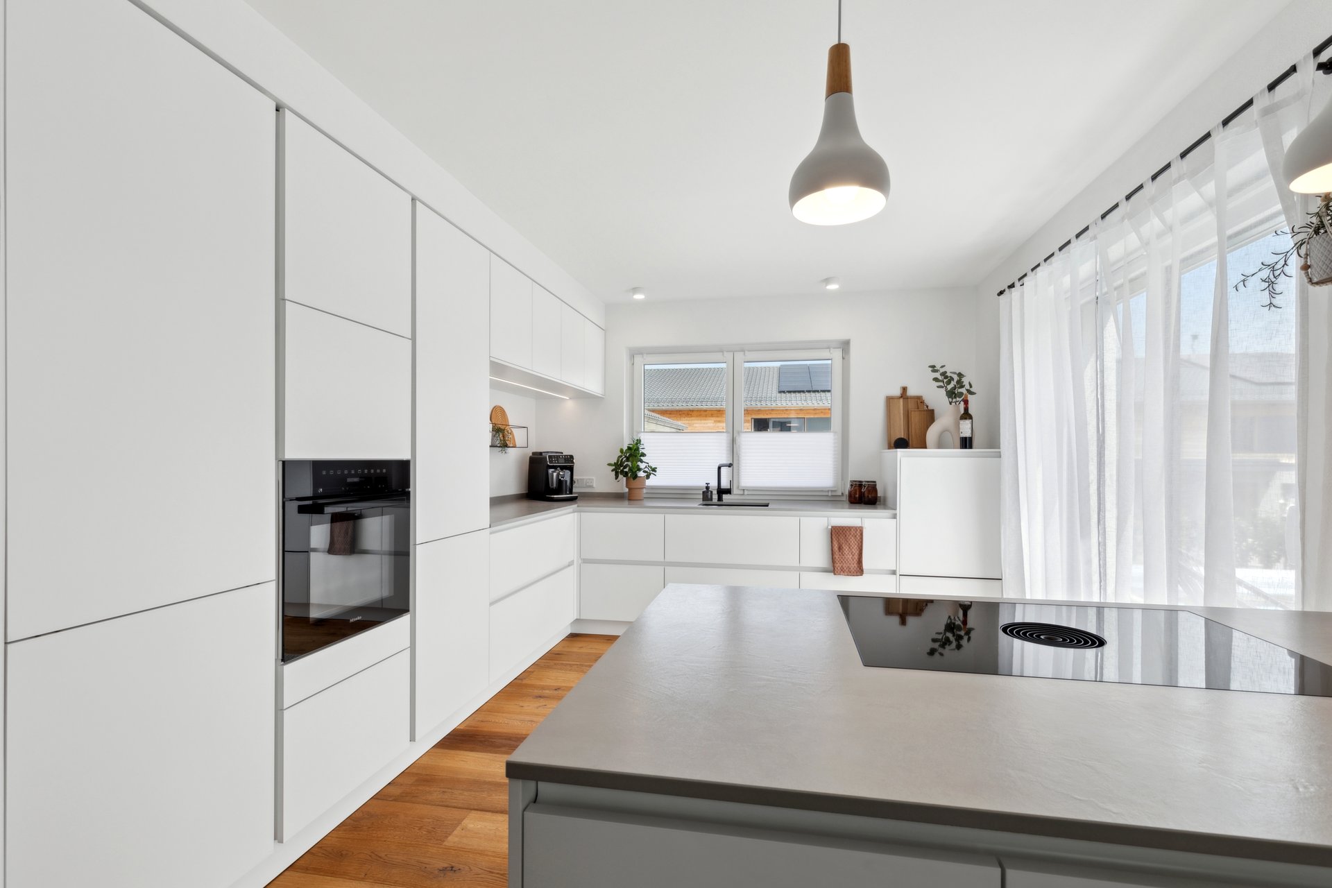 Eine moderne, stilvolle Doppelhaushälfte in Massivbauweise