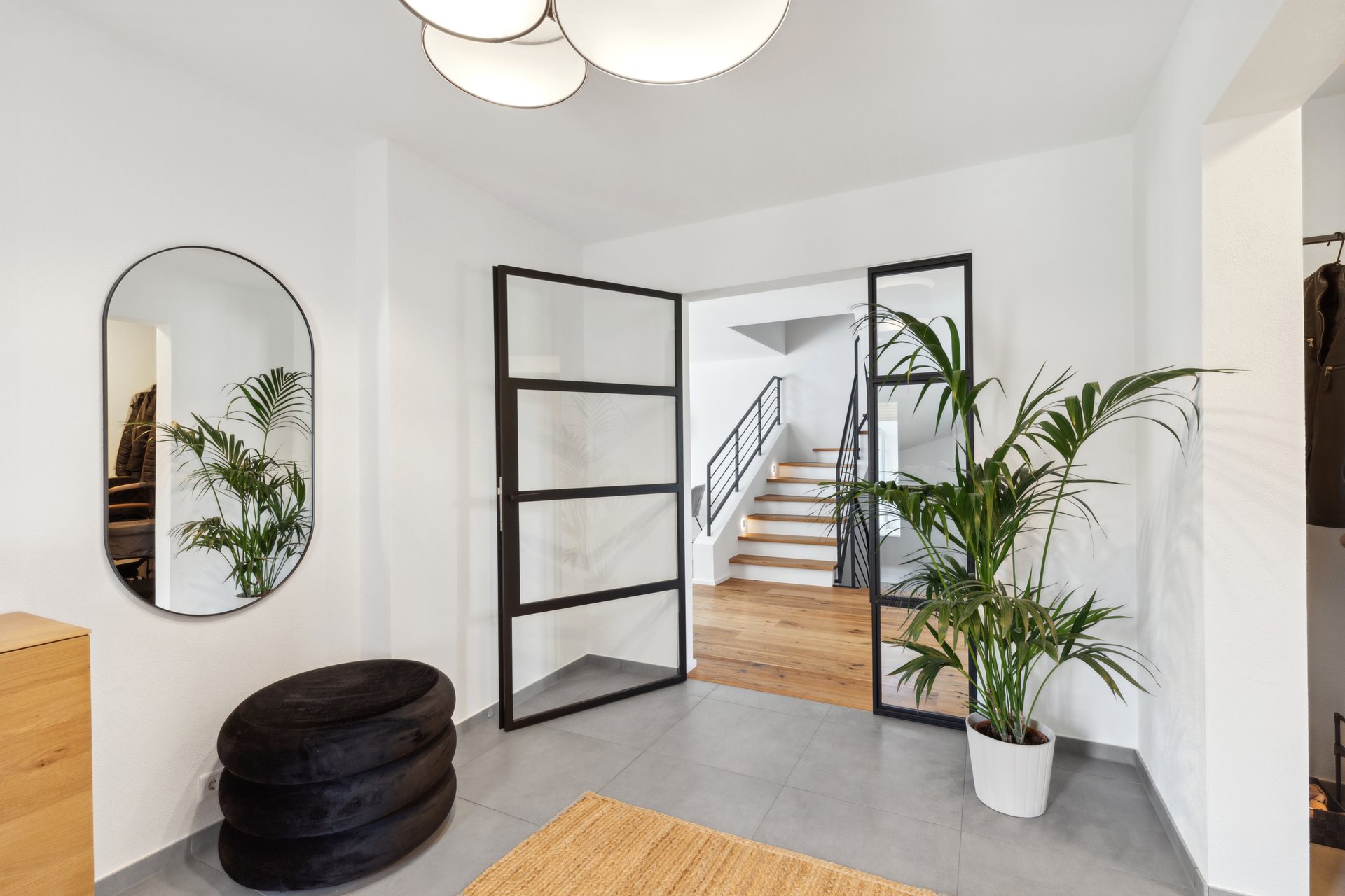 Eine moderne, stilvolle Doppelhaushälfte in Massivbauweise