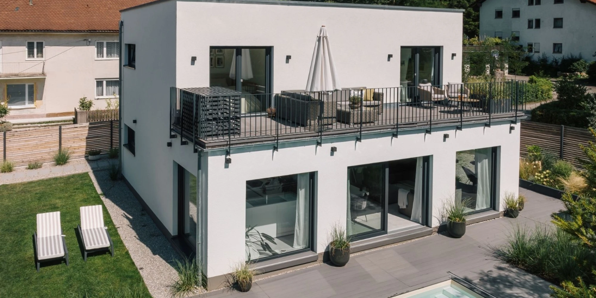 Moderner Kubus: Ein Zuhause mit klarem Wohlfühlfaktor.