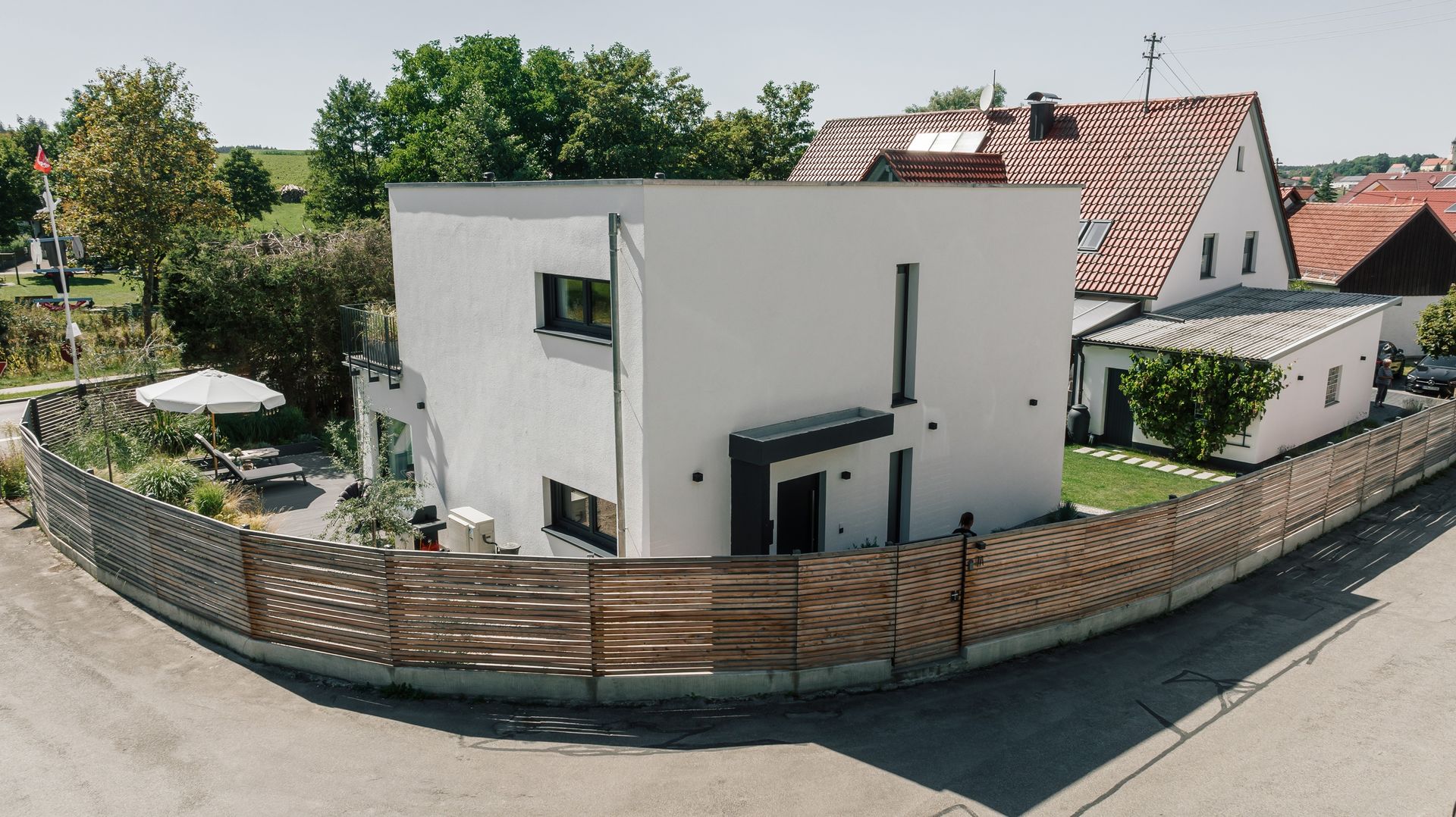 Moderner Kubus: Ein Zuhause mit klarem Wohlfühlfaktor.